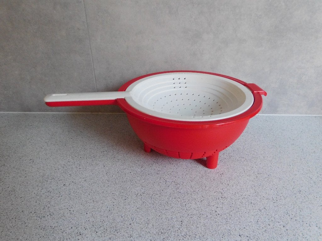 Tupperware Duo Vergiet Rood Wit, Overige typen, Ophalen of Verzenden, Zo goed als nieuw, Vaatwasserbestendig