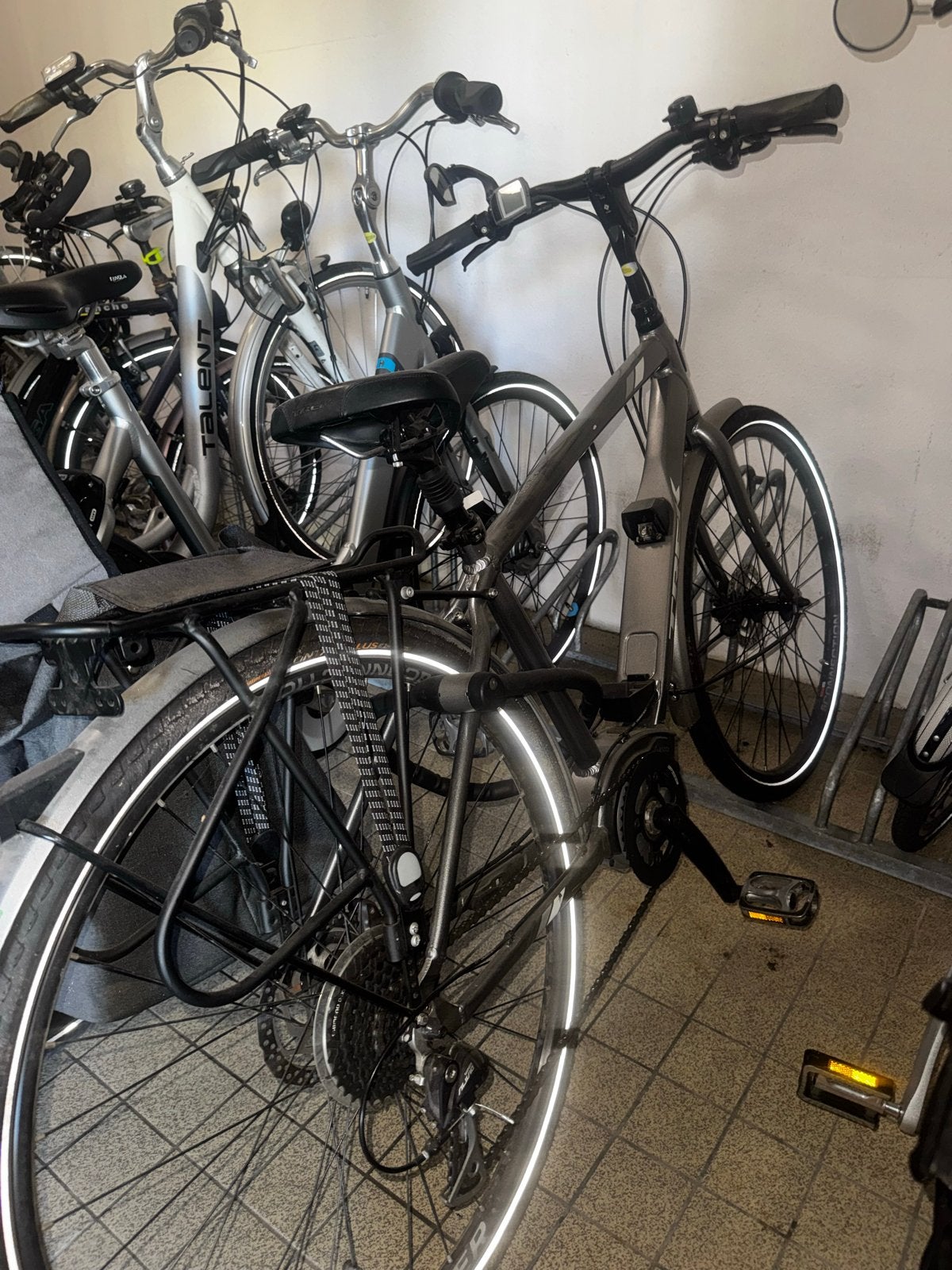 Bosch elektrische fiets van Trek, Fietsen en Brommers, Elektrische fietsen, Gebruikt, 51 tot 55 cm, 30 tot 50 km per accu, Ophalen