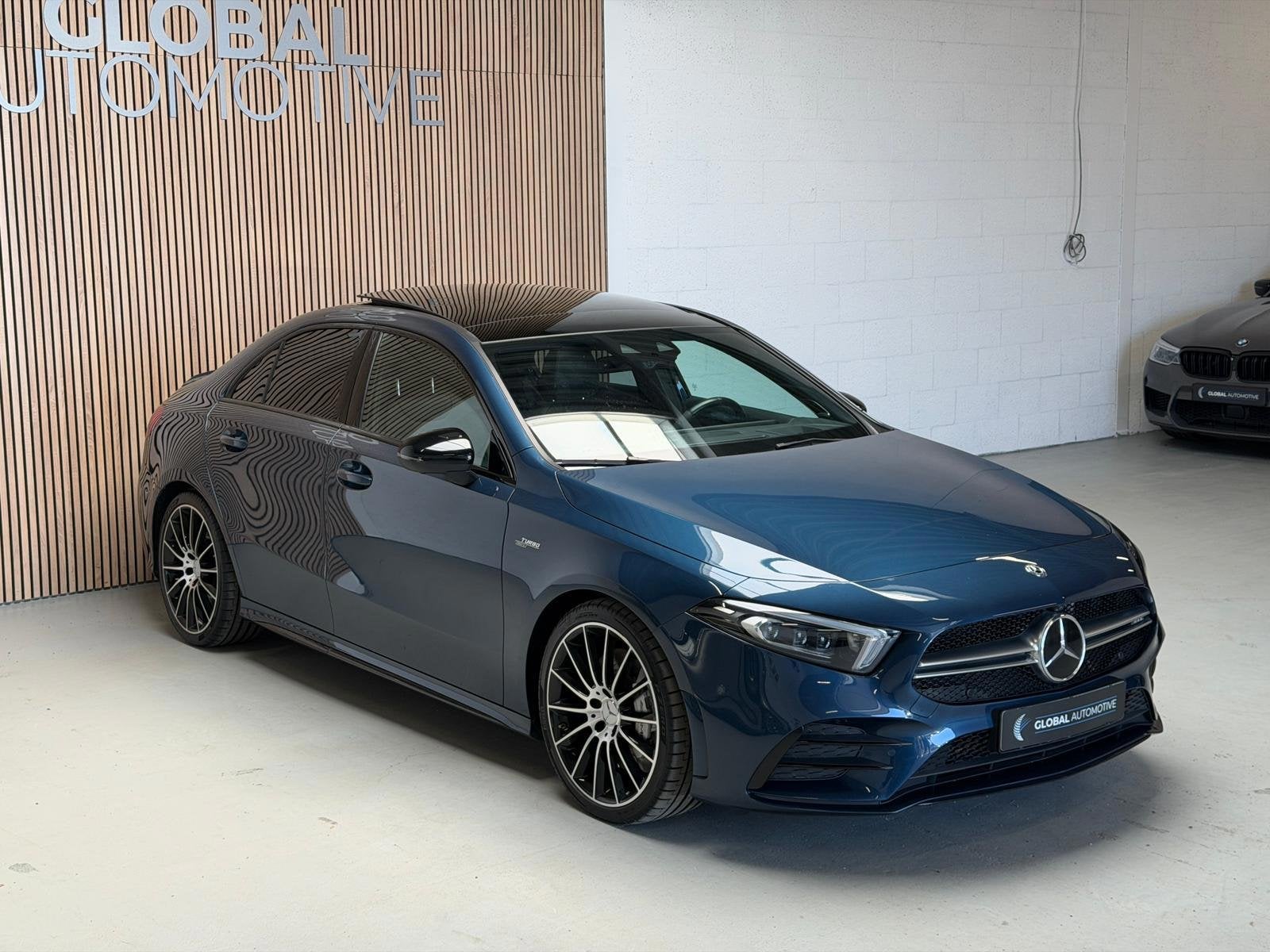 Mercedes-Benz A-klasse AMG 35 4MATIC Premium Plus - BURMESTE, Zwart, 4 cilinders, Leder, Bedrijf
