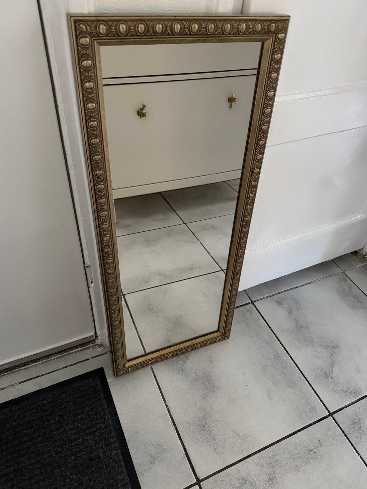 Gouden spiegel met sierlijke lijst, Ophalen, Minder dan 50 cm, 100 tot 150 cm, Zo goed als nieuw
