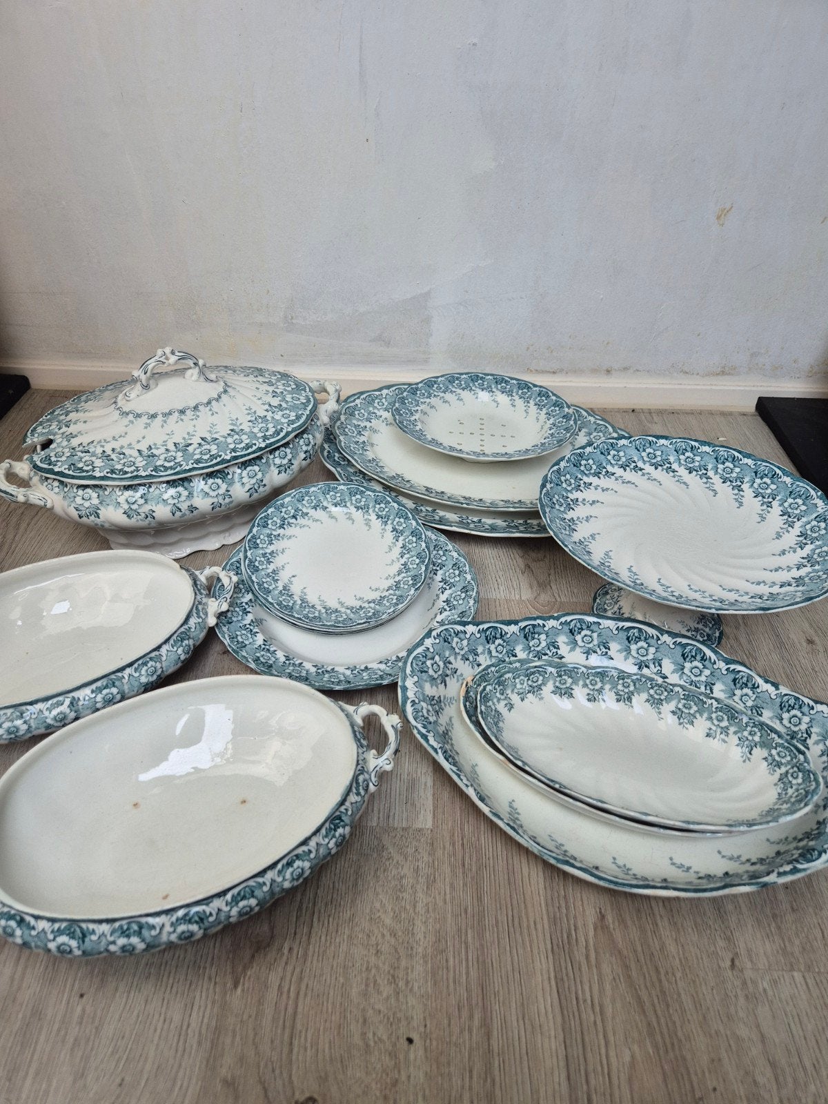 Oude servies set van Matlock England, Ophalen