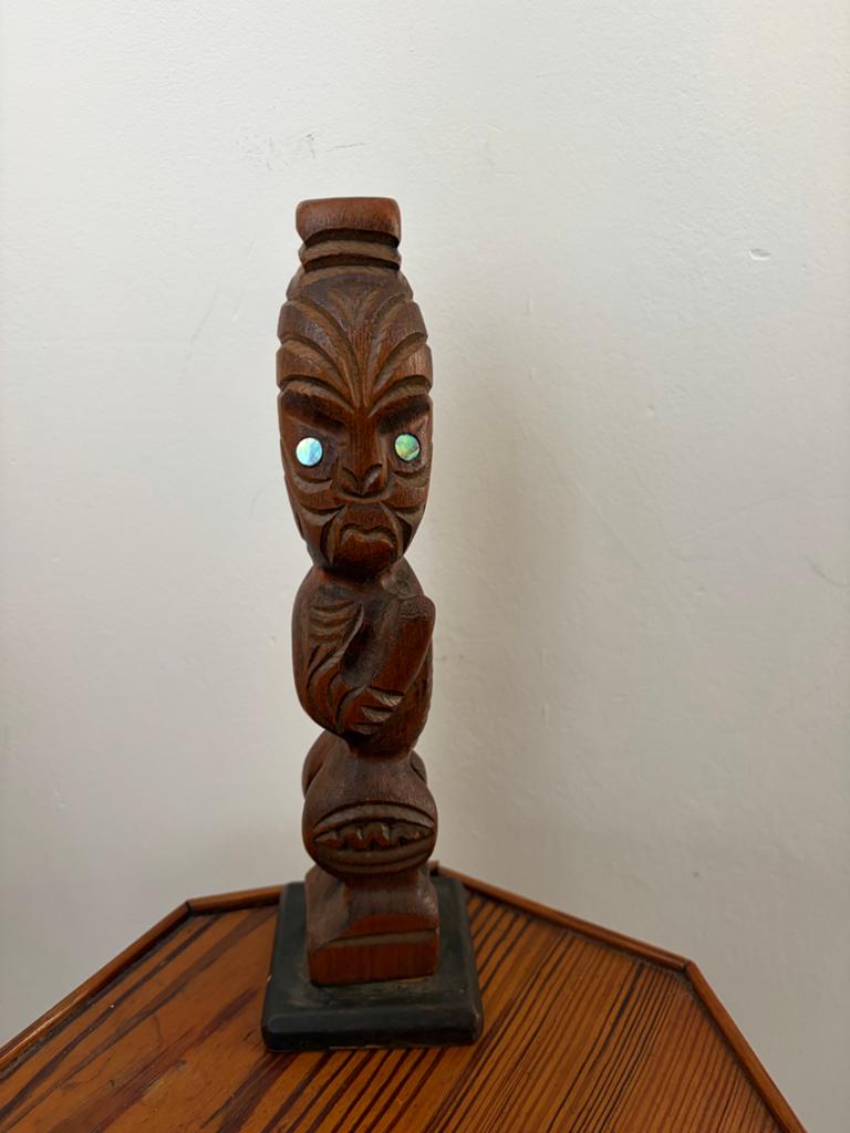Vintage Maori beeldje van kauri hout, Antiek en Kunst, Oceanië, Houtsnijwerk, Ophalen of Verzenden, 20 - 50 cm