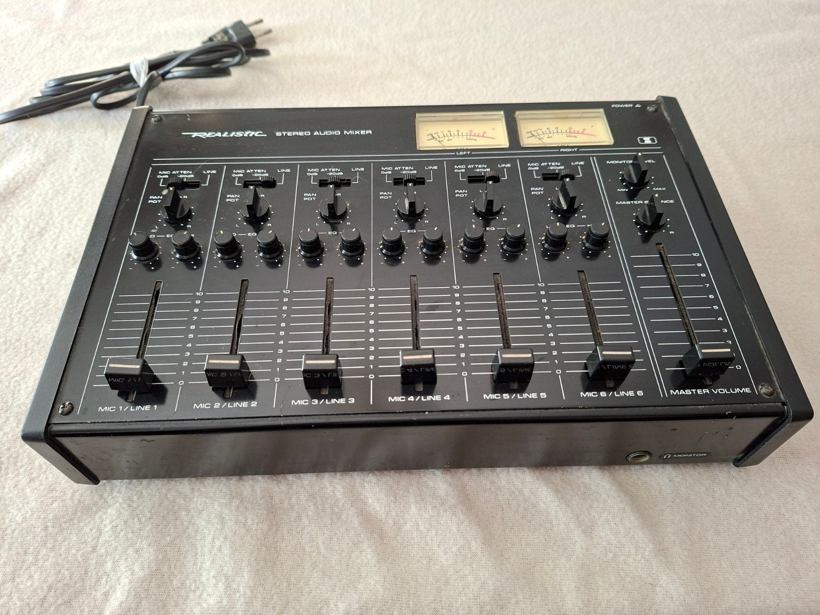 Realistic Stereo Audio Mixer - Vintage Mengpaneel, Ophalen, Gebruikt, 5 tot 10 kanalen, Microfooningang