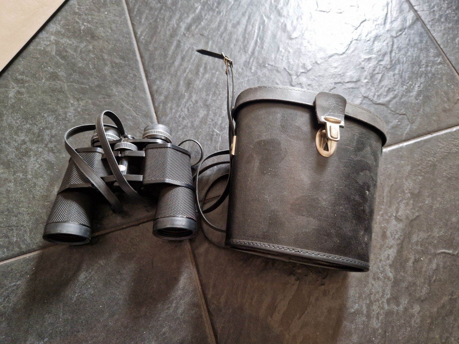 Noblesse Verrekijker met hoes, Gebruikt, 8 tot 12x, Met hoes of tas, Porro (met knik)