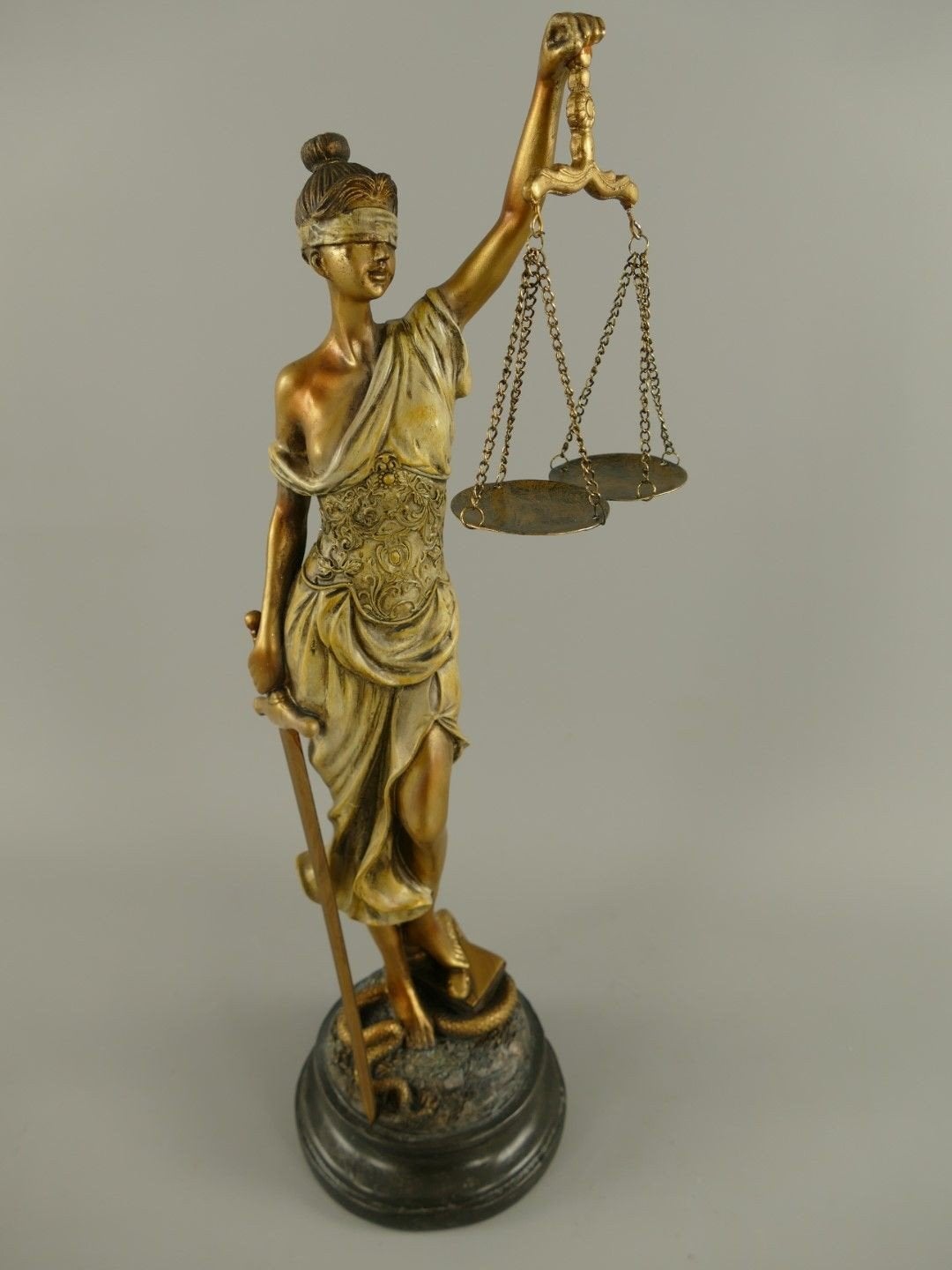 Justitia Beeld Polystone Rustiek Gekleurd H.53cm, Verzenden, Nieuw, Beeld(je)