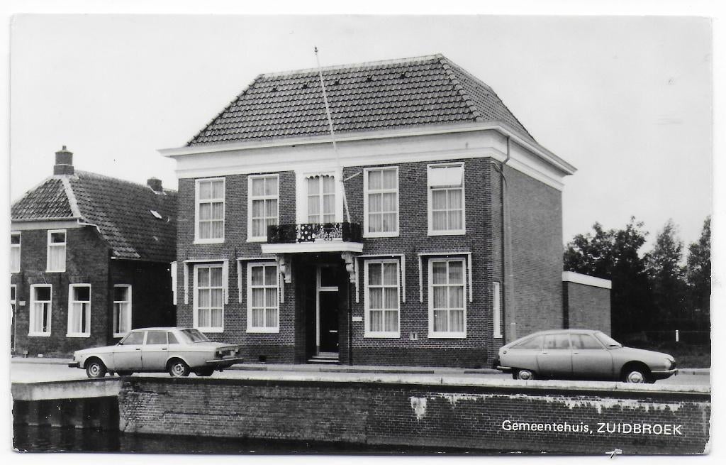 Zuidbroek Gemeentehuis Ongelopen Ansichtkaart (B7510 ), Ophalen of Verzenden, 1980 tot heden, Ongelopen