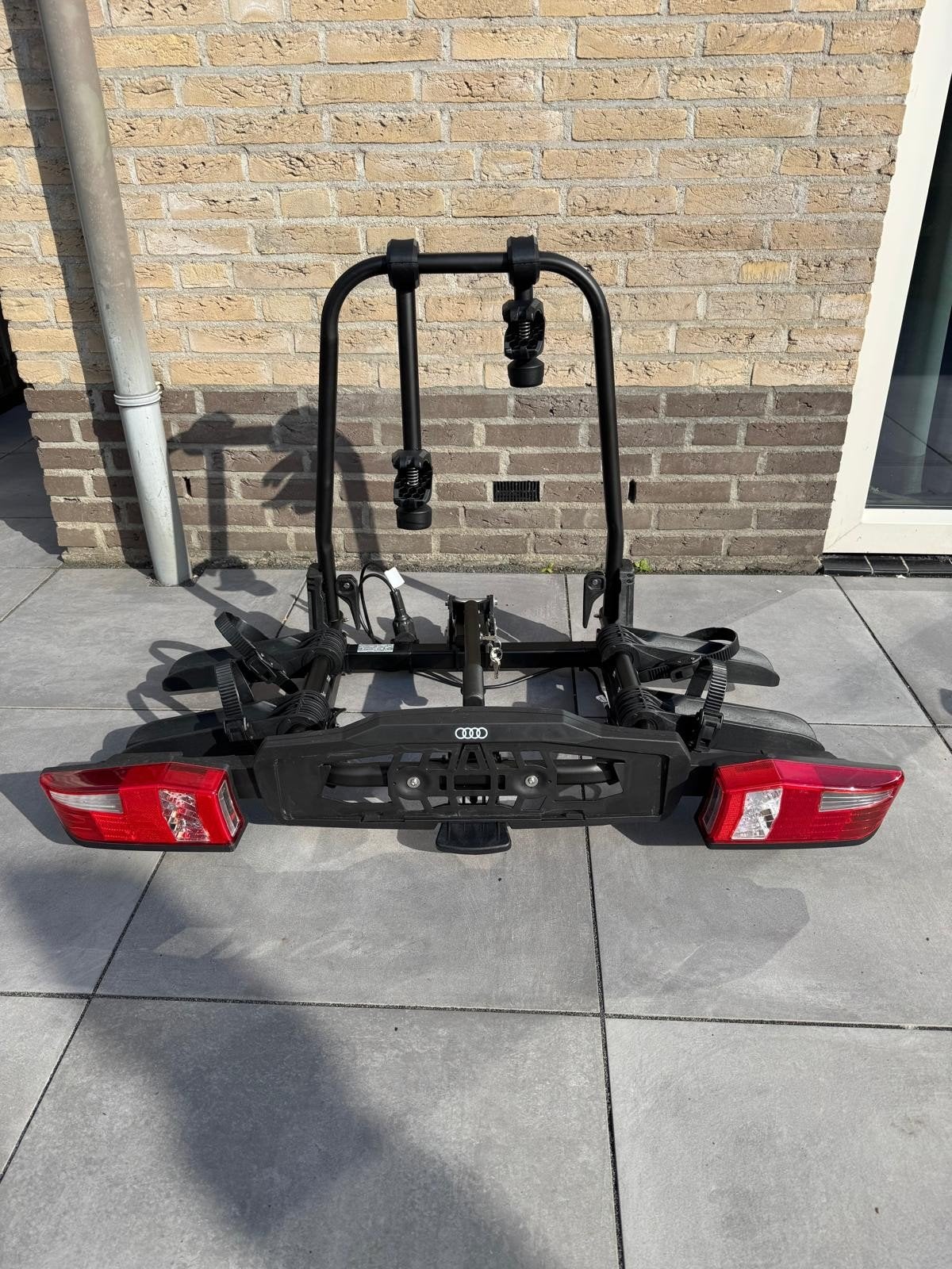 Uebler X21S fietsendrager voor 2 e-bikes, Ophalen, Zo goed als nieuw, 2 fietsen, Trekhaakdrager