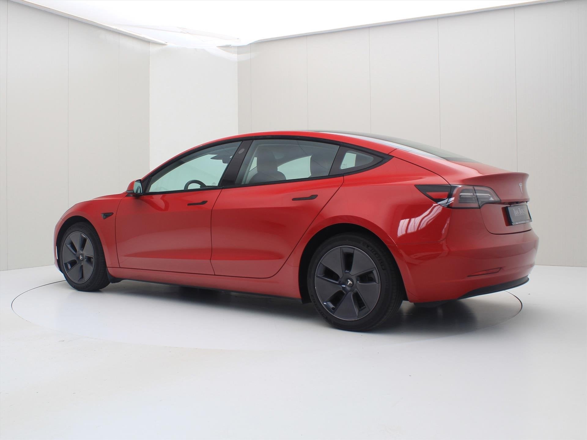Foto 3 van Tesla Model 3 Standard RWD Plus UPGRADE 93.6% SoH [ AMD RYZE