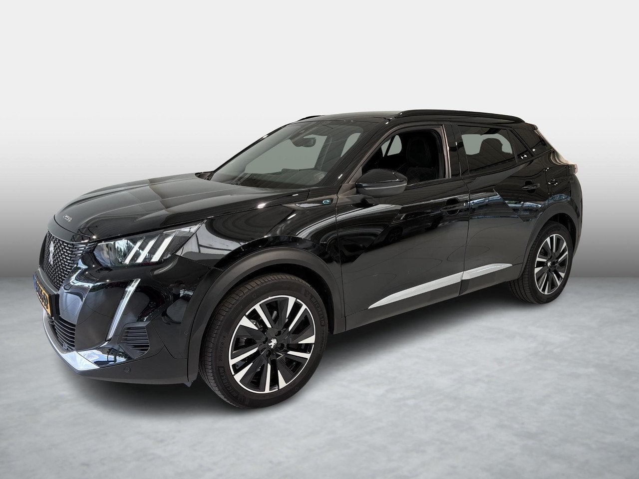 Peugeot e-2008 EV GT 50 kWh | Apple CarPlay / Android Auto |, Automaat, 136 pk, Gebruikt, Parkeersensor