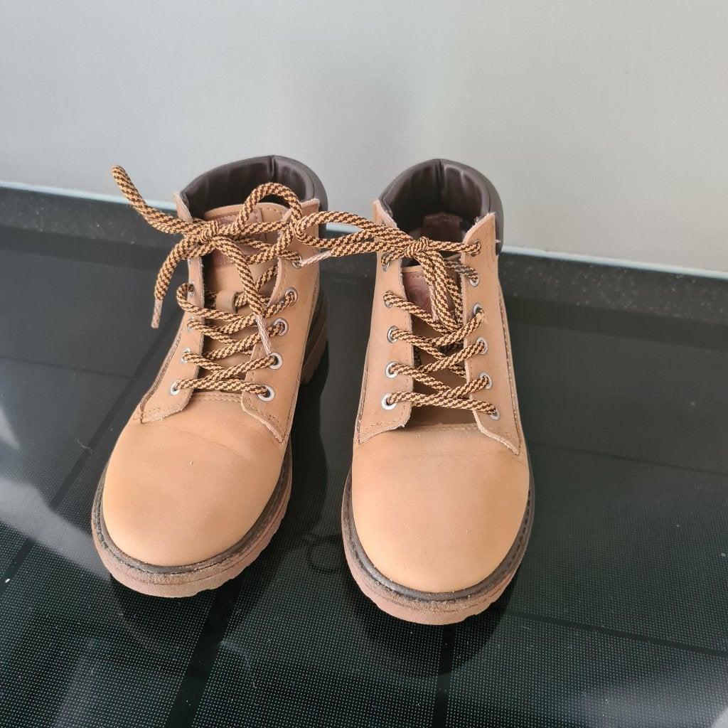 Camelkleurige halfhoge schoenen maat 32., Kinderen en Baby's, Kinderkleding | Schoenen en Sokken, Schoenen, Ophalen of Verzenden