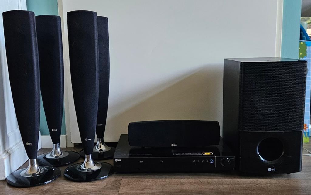 LG home cinema set inclusief dvd speler., Audio, Tv en Foto, Home Cinema-sets, Gebruikt, 5.1-systeem, 70 watt of meer, Overige merken