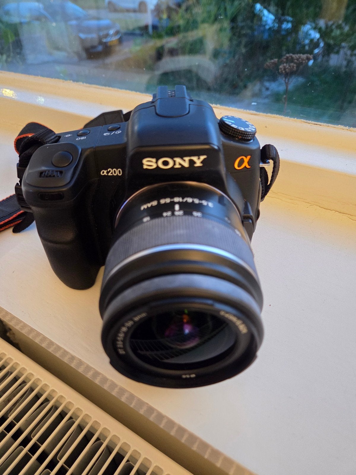 Sony Alpha A200 spiegelreflexcamera met lens en accessoires, Audio, Tv en Foto, Ingebouwde flitser, Accu, Spiegelreflex, 10 megapixels