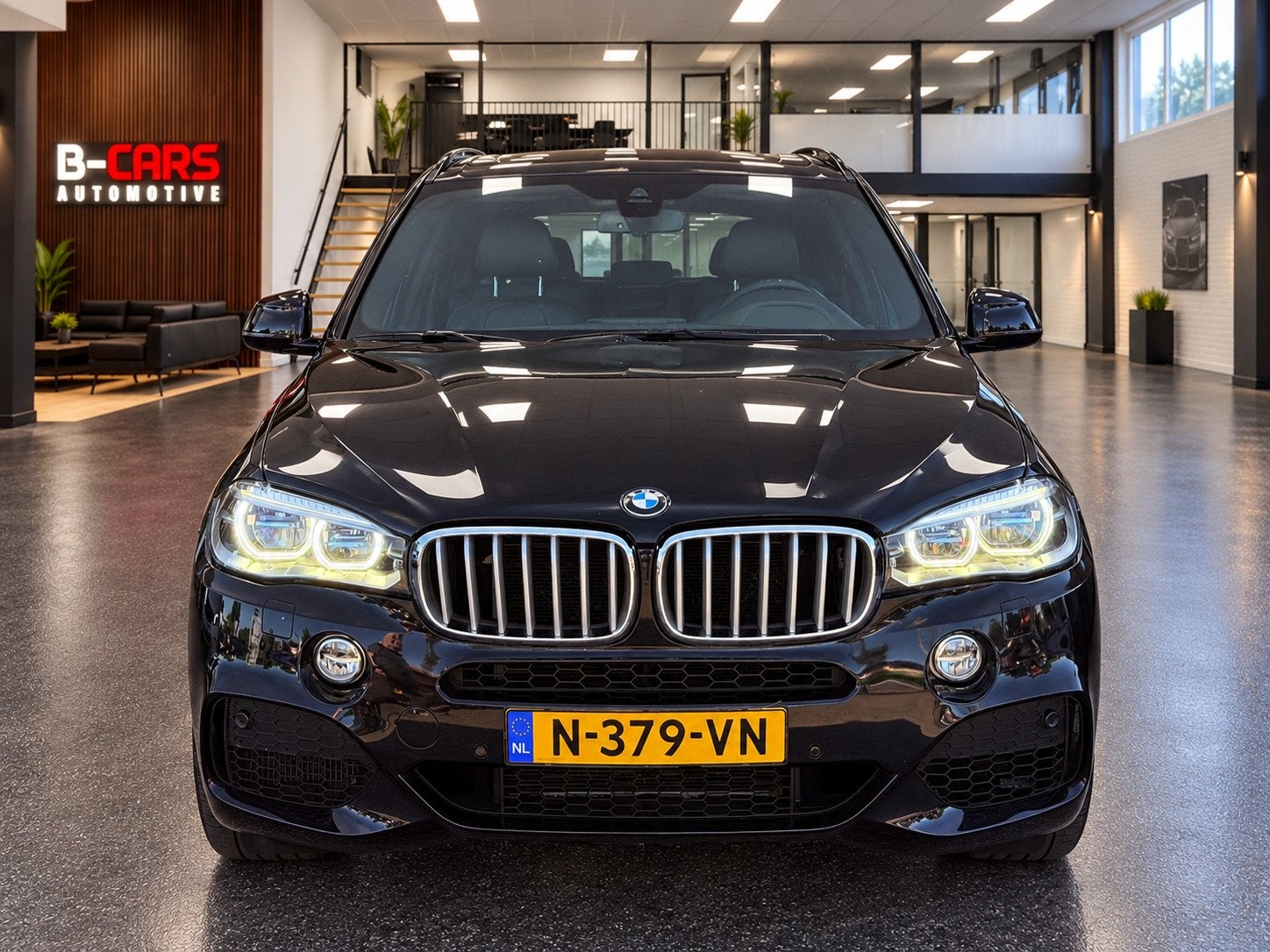 BMW X5 XDrive50i HighEx MPAKKET|HEADUP|PANO|LINEASS|, Gebruikt, Zwart, Bedrijf, Vierwielaandrijving