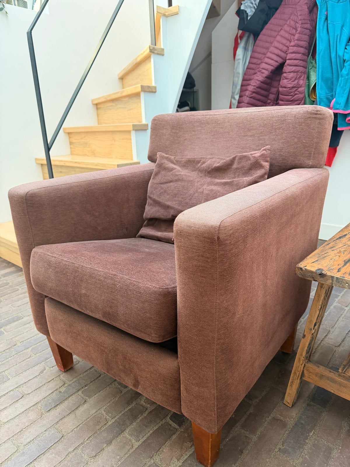 Comfortabele bruine fauteuil met kussen, Huis en Inrichting, Ophalen, Gebruikt, Stof