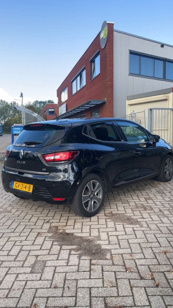 WIJ KOPEN ALLE RENAULT CLIO'S IN!, Voorwielaandrijving, 1046 kg, Stof, Zwart