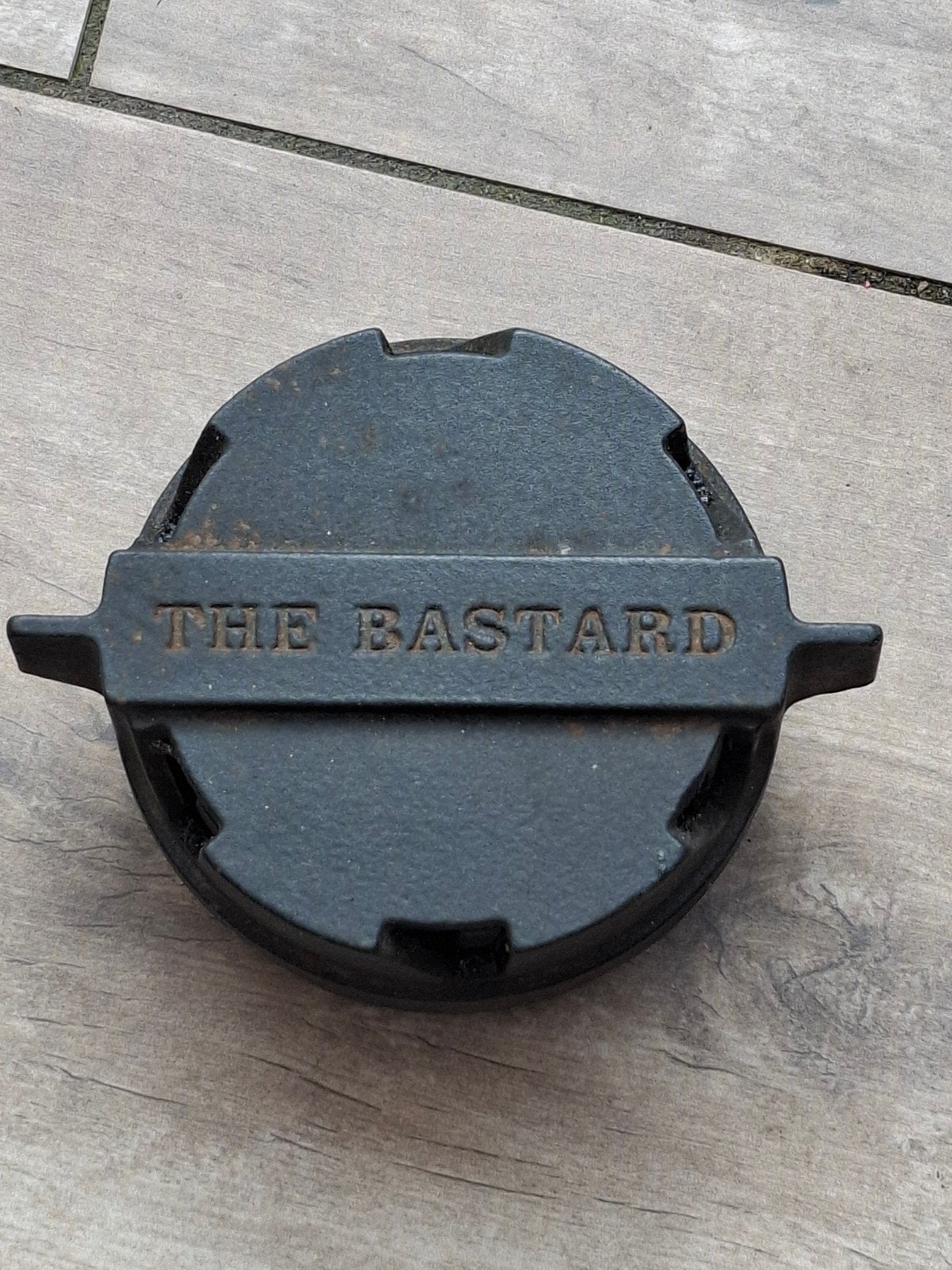 Gietijzeren deksel voor The Bastard BBQ, Tuin en Terras, Barbecue-accessoires, Ophalen of Verzenden, Gebruikt, The Bastard