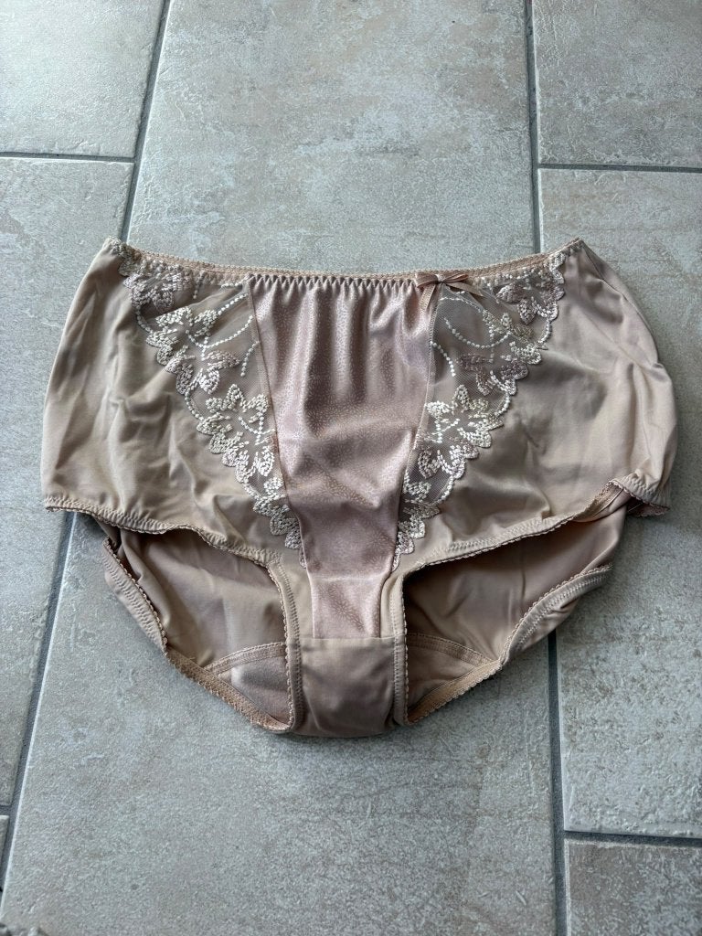 PrimaDonna Couture Slip Beige met Kant - Maat EU 52, PrimaDonna, Ophalen of Verzenden, Beige, Slip