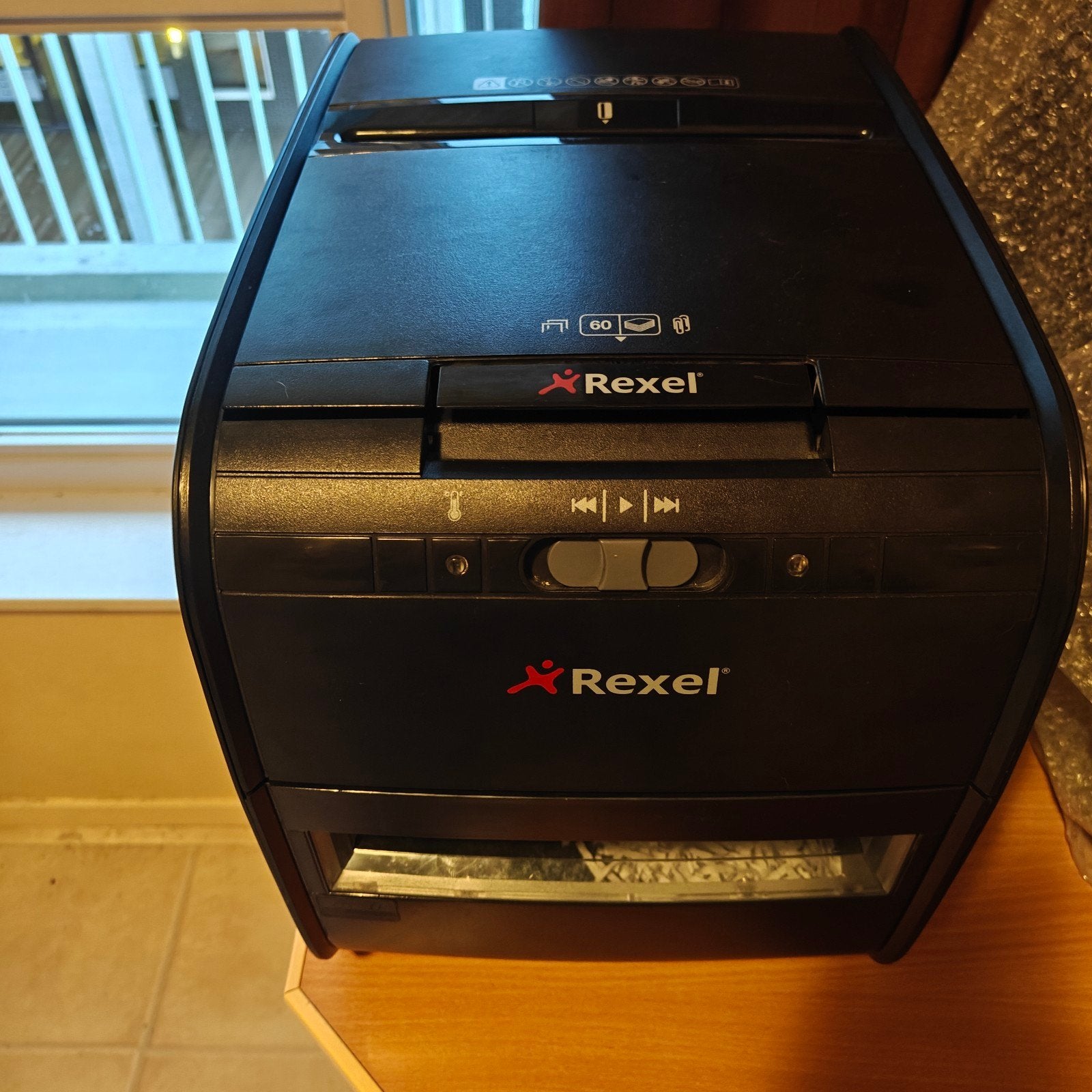 Rexel automatische papierversnipperaar 60x, Ophalen, Gebruikt