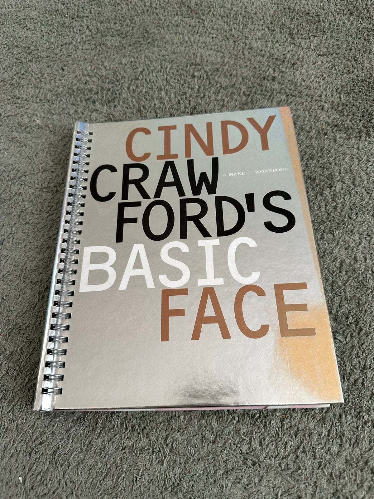 Cindy Crawford’s basic face nieuw. Eerste editie!!, Ophalen of Verzenden, Nieuw, Make-up en Cosmetica