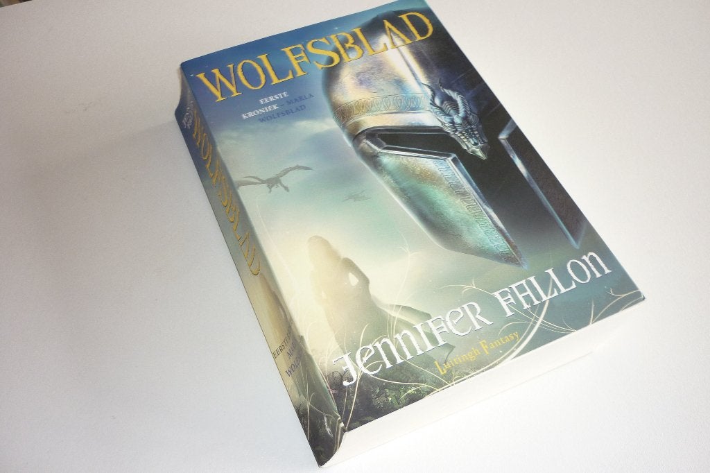 Jennifer Fallon: Wolfsblad, Ophalen of Verzenden, Gelezen