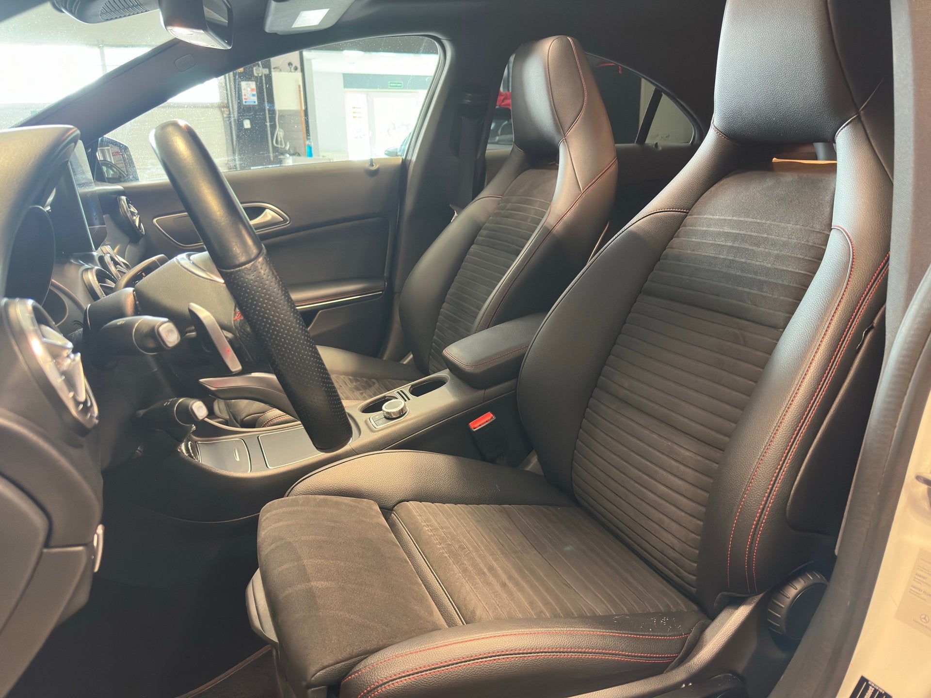 Foto 17 van Mercedes-Benz CLA-klasse 200 Business AMG , Night , Pano , F