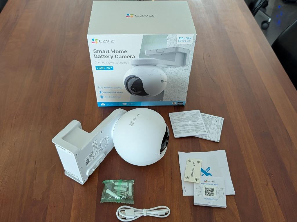 NIEUW‼️EZVIZ HB8 2K+ 4MP Video Camera 32GB / WiFi / Pan&Tilt, Ophalen of Verzenden, Nieuw, Buitencamera