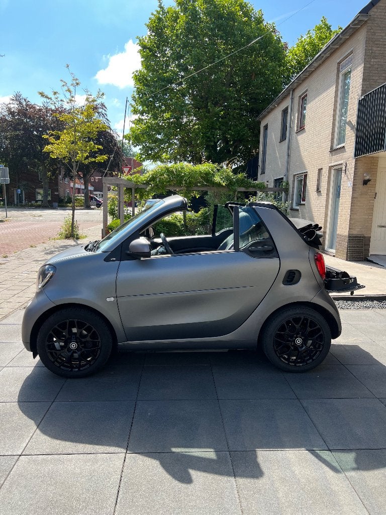 Smart ForTwo 1.0 Turbo Passion 66KW Cabrio AUT 2018 Grijs, Auto's, Smart, Automaat, 898 cc, Achterwielaandrijving, Automatische klimaatregeling