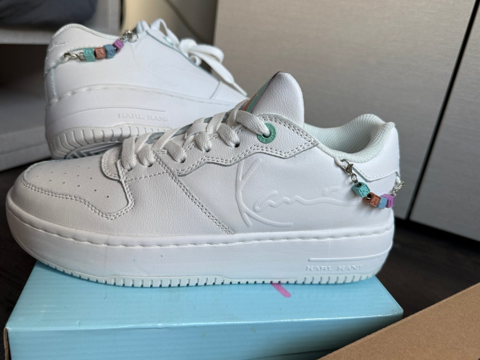 Karl Kani 89 PRM UP Logo sneakers, Ophalen, Zo goed als nieuw, Wit, Sneakers of Gympen