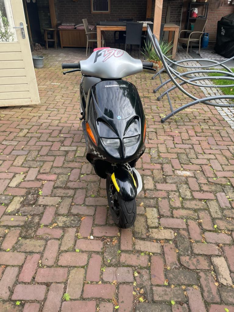 Italjet formula 50 weinig km!, Fietsen en Brommers, Scooters | Piaggio, Zo goed als nieuw, Zip, Tweetakt, Ophalen