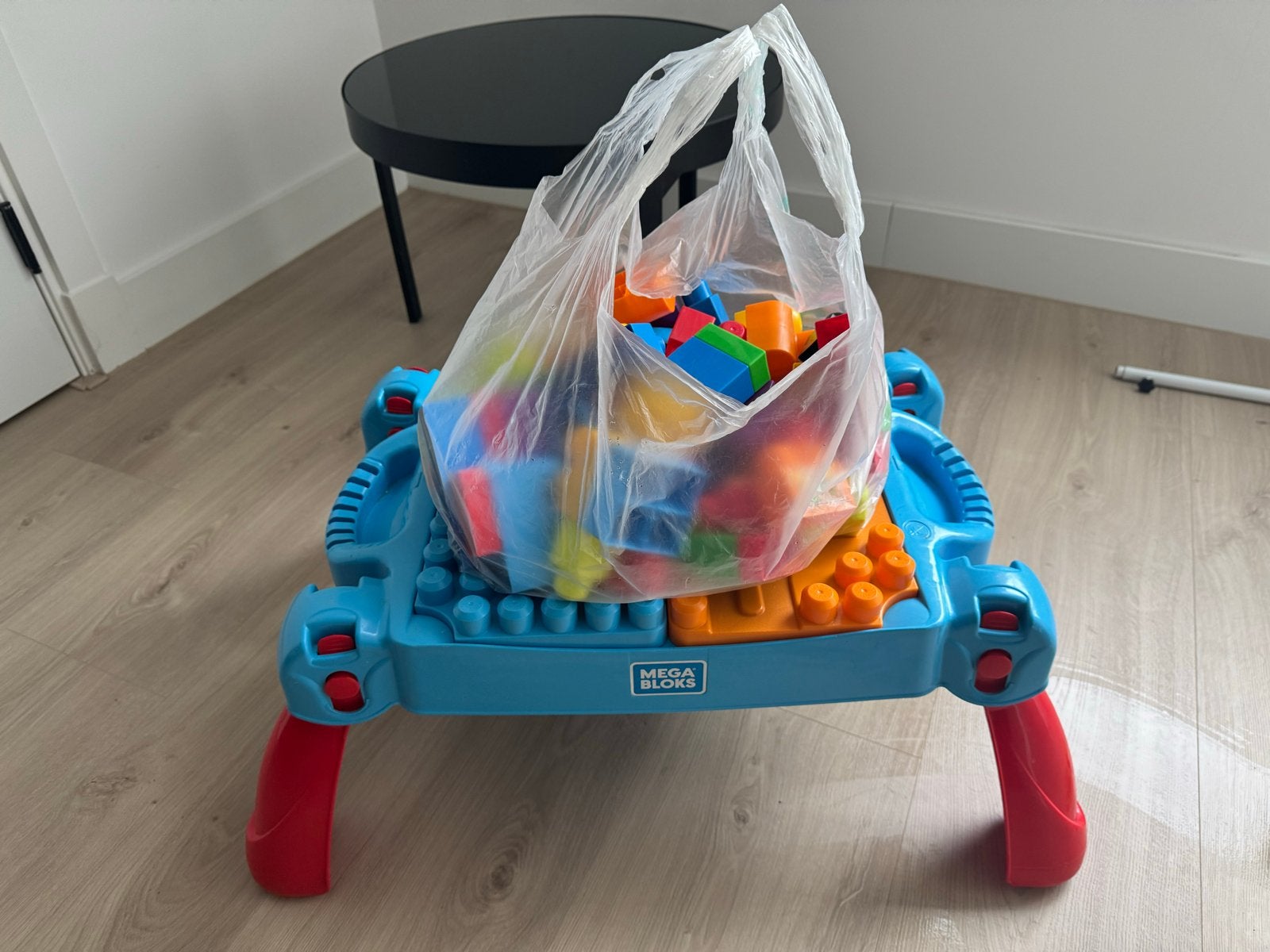 Mega Bloks bouwtafel met blokken, Kinderen en Baby's, Speelgoed | Bouwstenen, Ophalen, Gebruikt, Megabloks
