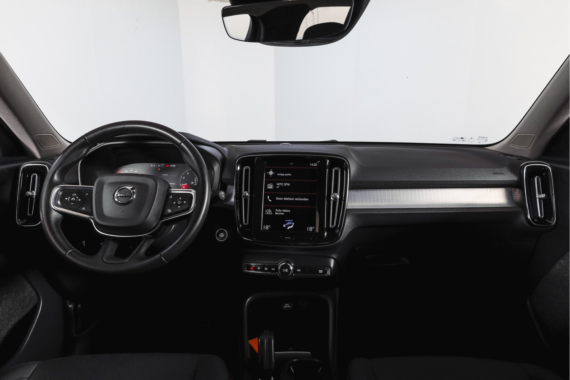 Volvo XC40 1.5 T3 Business Pro 164 PK | Elek. Trekhaak | Dig, Auto's, Volvo, Gebruikt, Euro 6, Automatische klimaatregeling, Wit