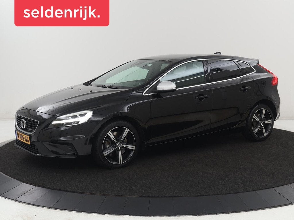 Volvo V40 1.5 T3 Polar+ Sport | Panoramadak | Stoelverwarmin, Auto's, Volvo, Euro 6, 4 cilinders, 700 kg, Zwart