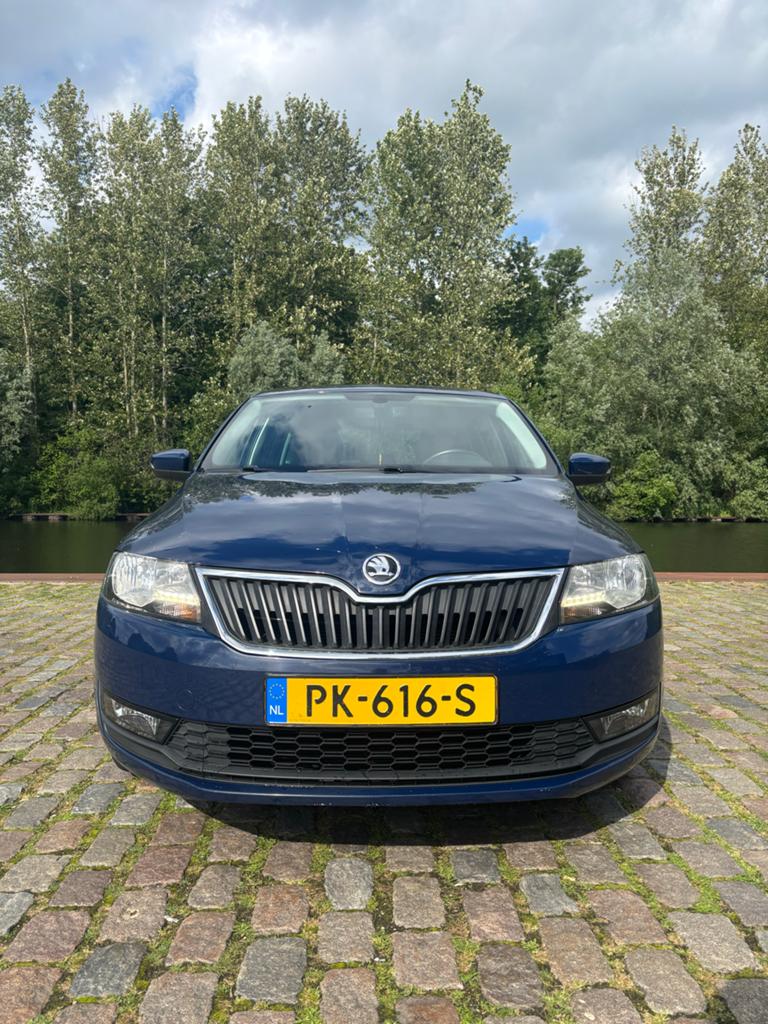 Skoda Rapid 1.0 TSI Greentech drive 2017, Auto's, Voorwielaandrijving, Stof, Blauw, 49 €/maand