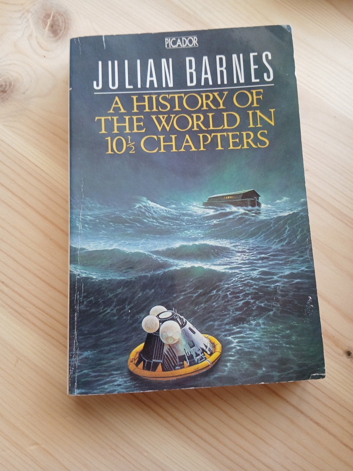Julian Barnes - A History of the World in 10½ Chapters, Gelezen, Europa overig, Ophalen of Verzenden, Julian Barnes