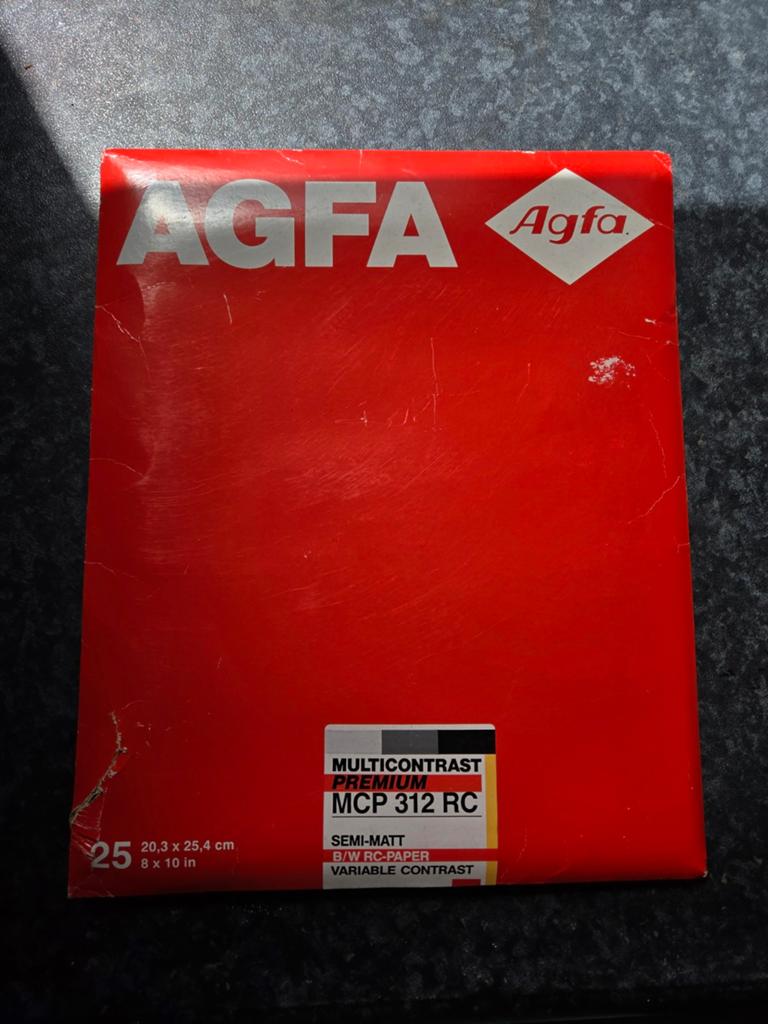 Gratis fotopapier (Agfa, Ilford) en negatief hoezen (Hama), Ophalen of Verzenden