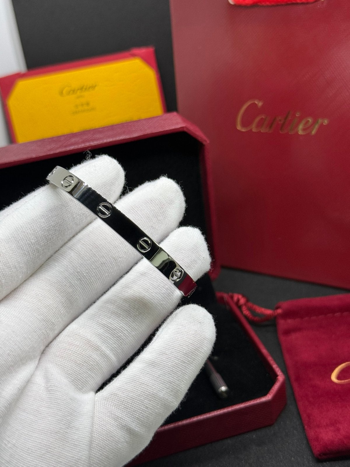 CARTIER LOVE ZILVEREN ARMBAND, Sieraden, Tassen en Uiterlijk, Armbanden, Ophalen of Verzenden, Zo goed als nieuw, Zilver