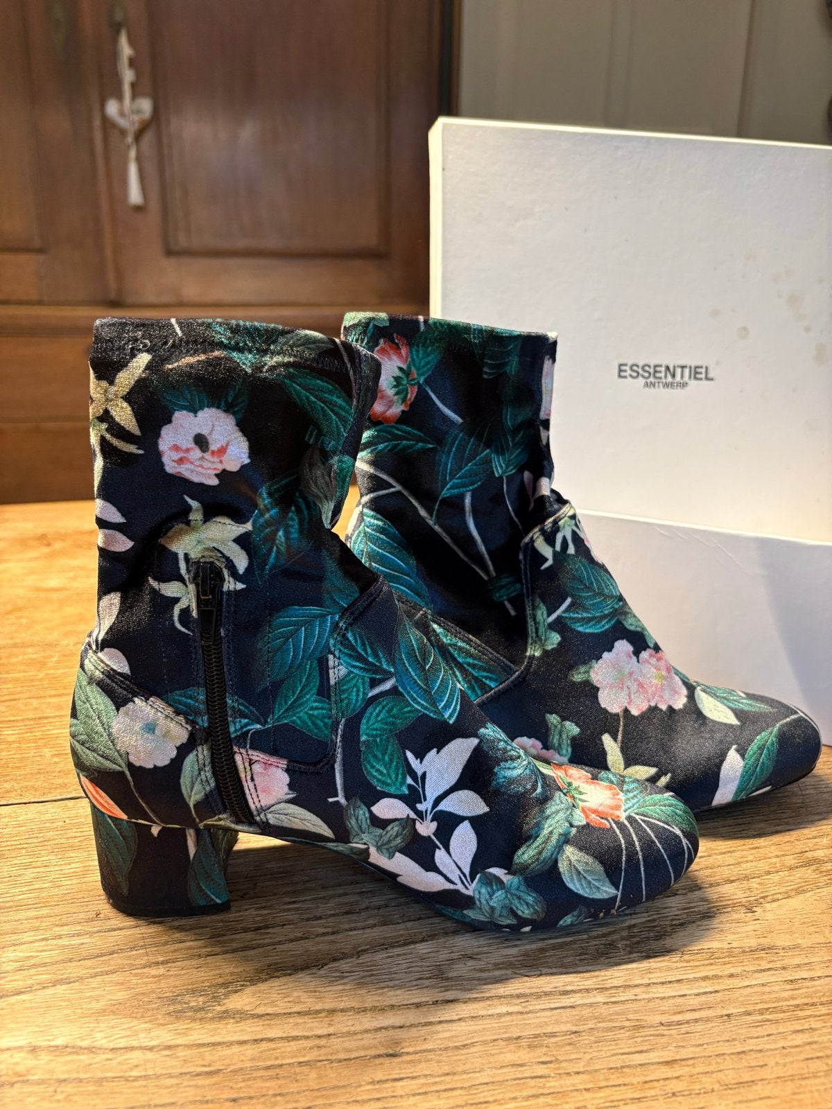 Essentiel Antwerp Laarsjes met Bloemenprint, Overige kleuren, Lage of Enkellaarzen, Ophalen of Verzenden, Gedragen
