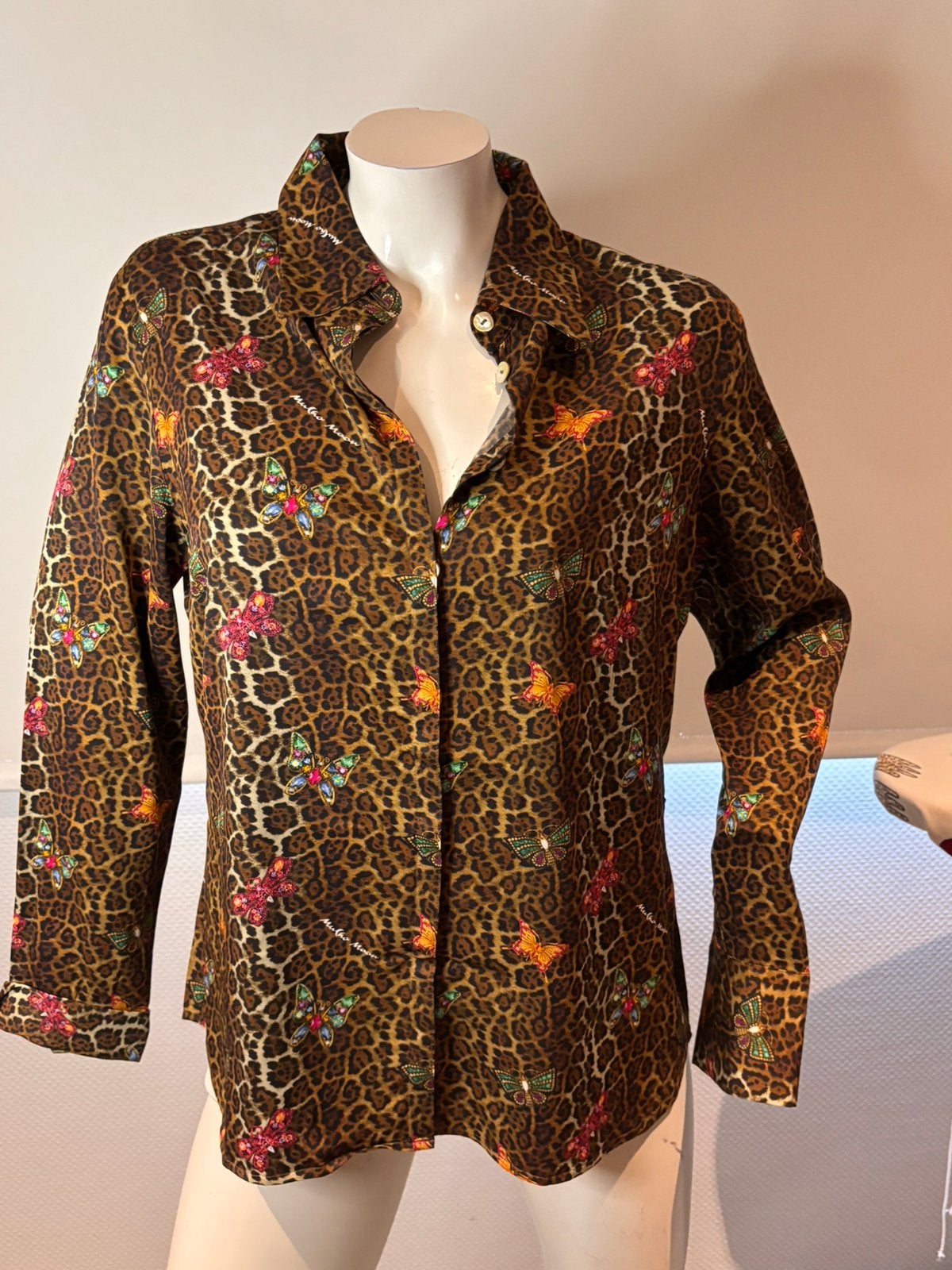 Mucho gusto blouse met vlinders maat m, Kleding | Dames, Ophalen of Verzenden, Zo goed als nieuw, Maat 38/40 (M), Bruin