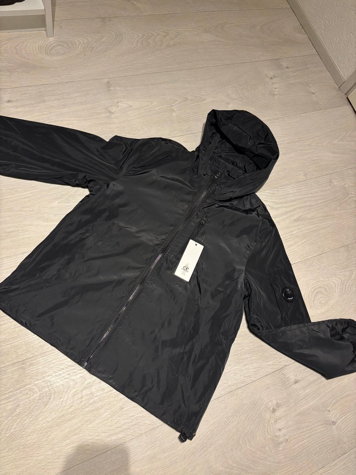 C.P. Company jas - Zwart - Maat M - Nieuw met kaartjes, Kleding | Heren, Ophalen of Verzenden, Nieuw, Maat 48/50 (M), Zwart