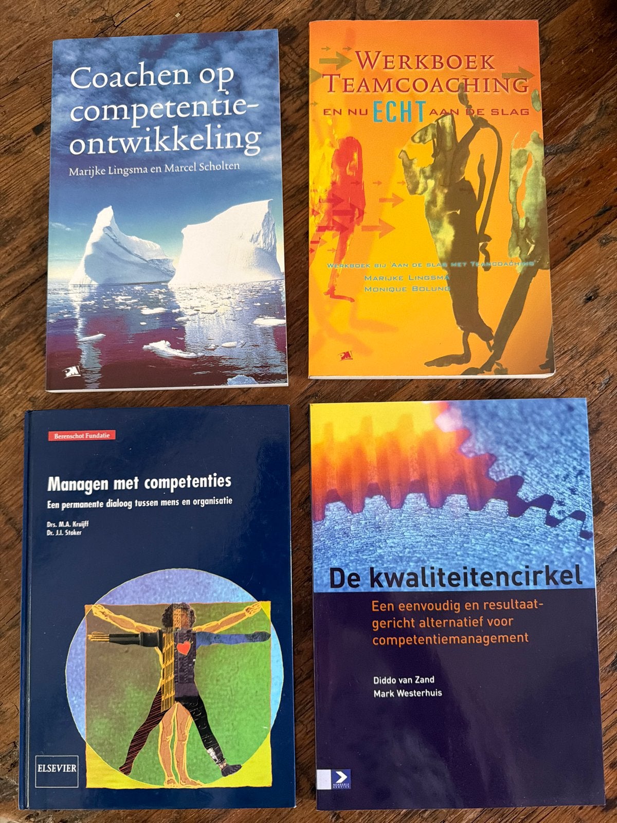 Boeken over coaching en competentieontwikkeling (4 st), Boeken, Ophalen of Verzenden, Gamma, Gelezen, HBO