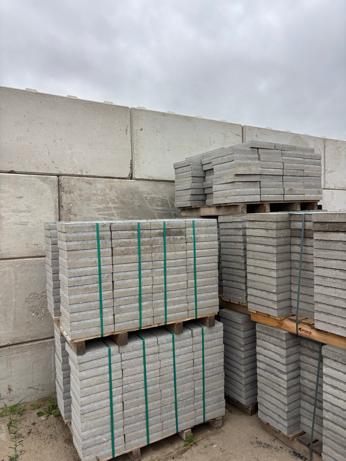 Nieuwe Beton tegels met grip laag. 30x30. 383 stuks, Ophalen, Nieuw, 10 m² of meer, Beton