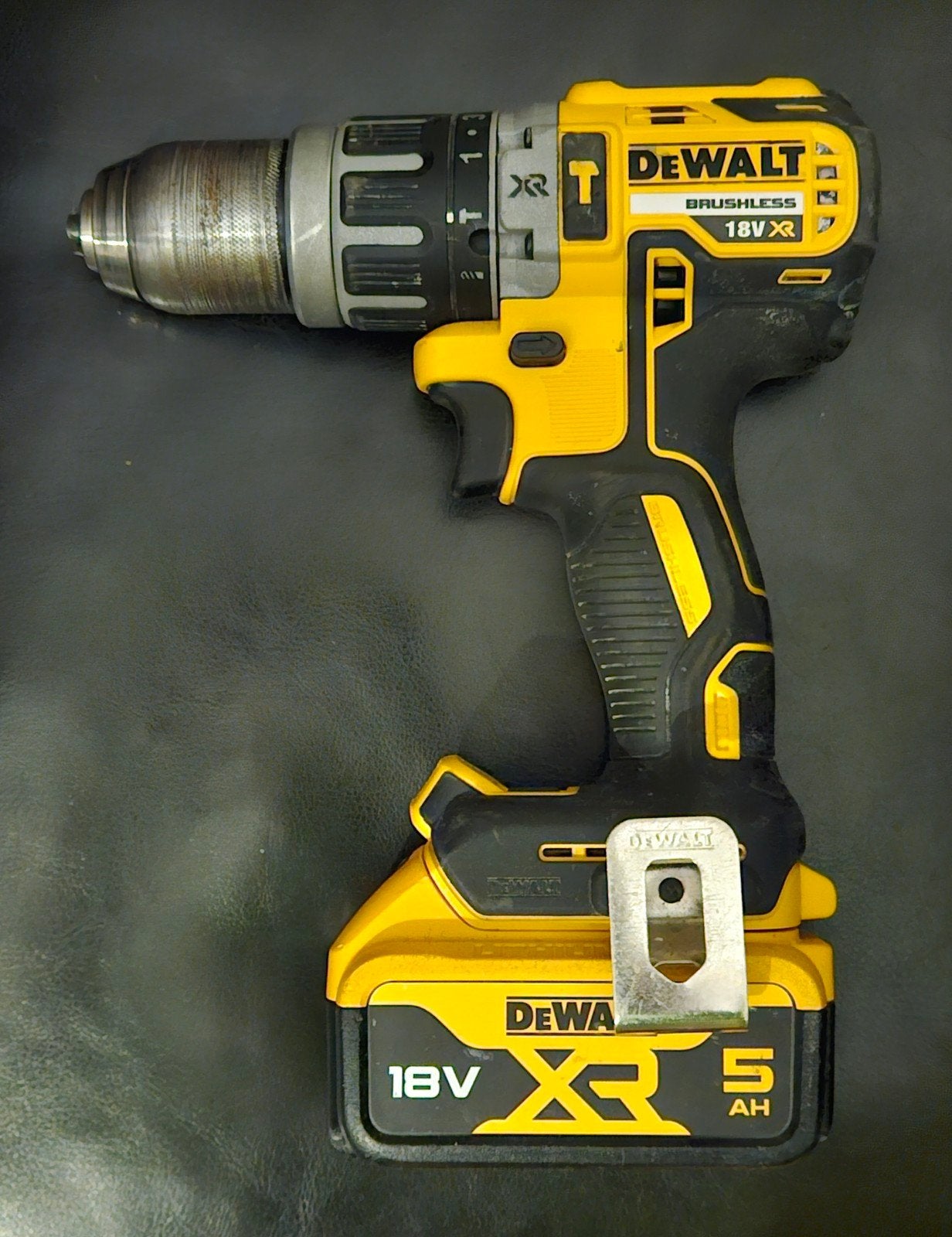 zo goed als nieuw dewalt klopbormachine/perfect accu € 110.