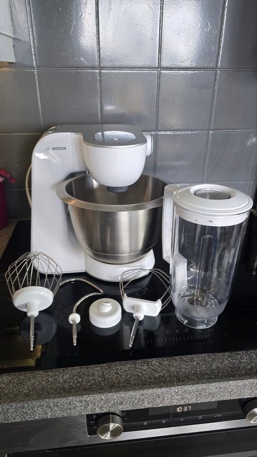 Bosch keukenmachine met gardes, deeghaak en blender, Ophalen, Zo goed als nieuw, 3 snelheden of meer