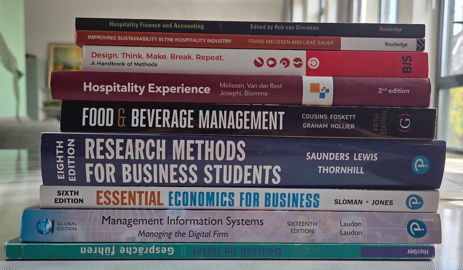 Boeken Hotelschool Breda - Batch met korting of los, Boeken, Ophalen of Verzenden, Gamma, Gelezen, HBO
