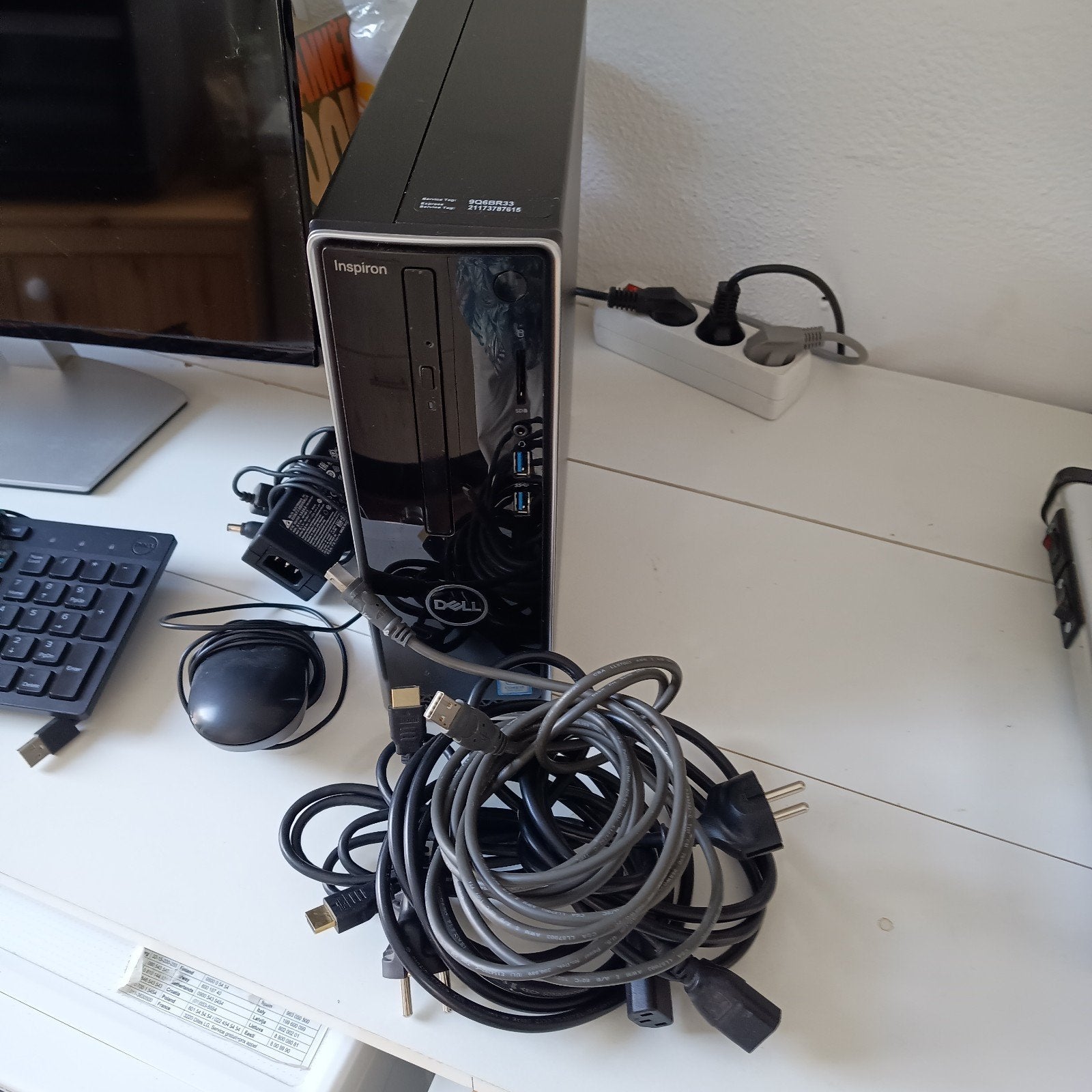 Dell desktop met 23 inch monitor, Computers en Software, Desktop Pc's, 376 GB SSD, Met monitor, Ophalen of Verzenden, Zo goed als nieuw