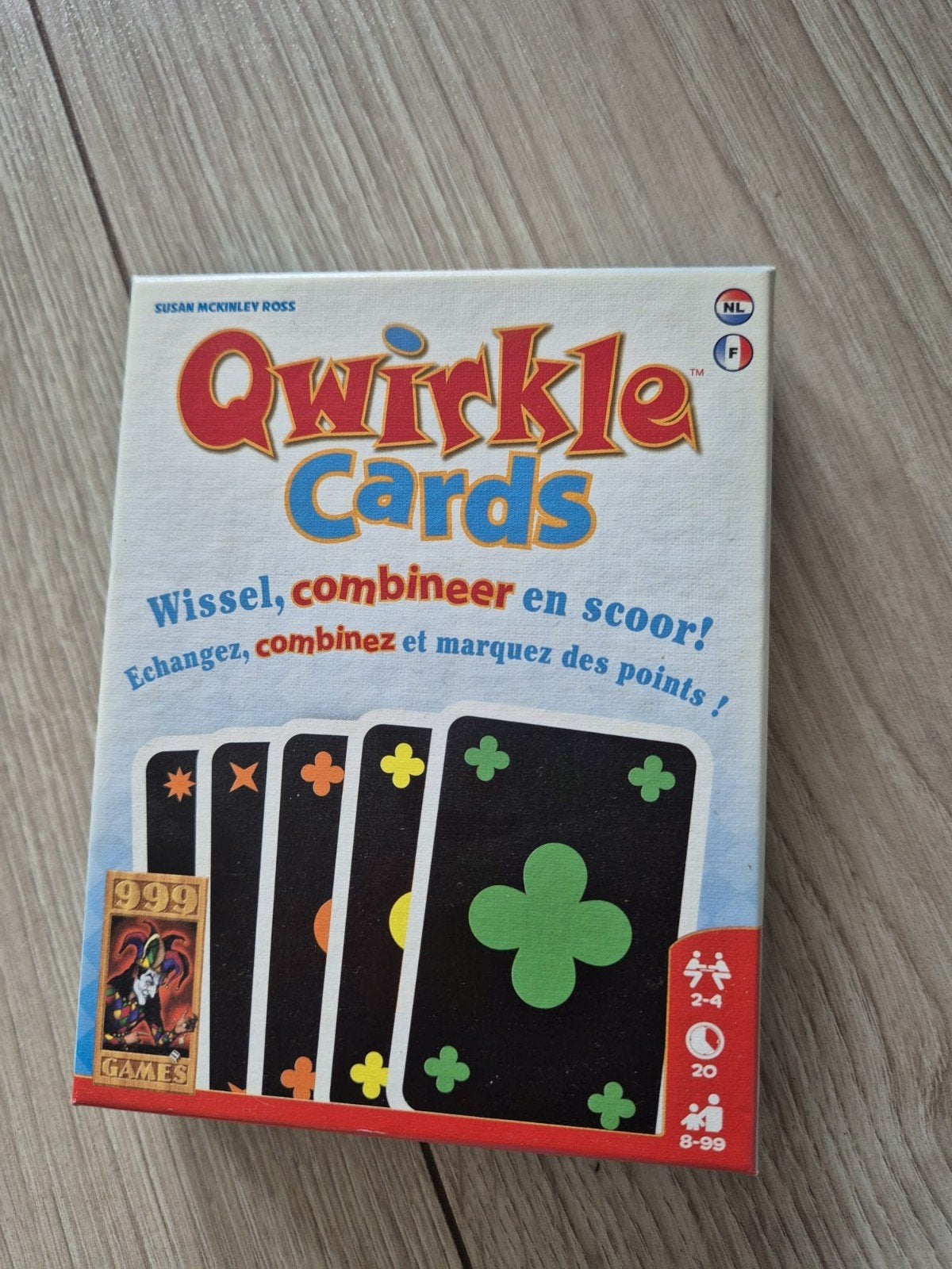 Qwirkle Cards: Wissel, combineer en scoor!, Een of twee spelers, Ophalen of Verzenden, Zo goed als nieuw, 999 Games