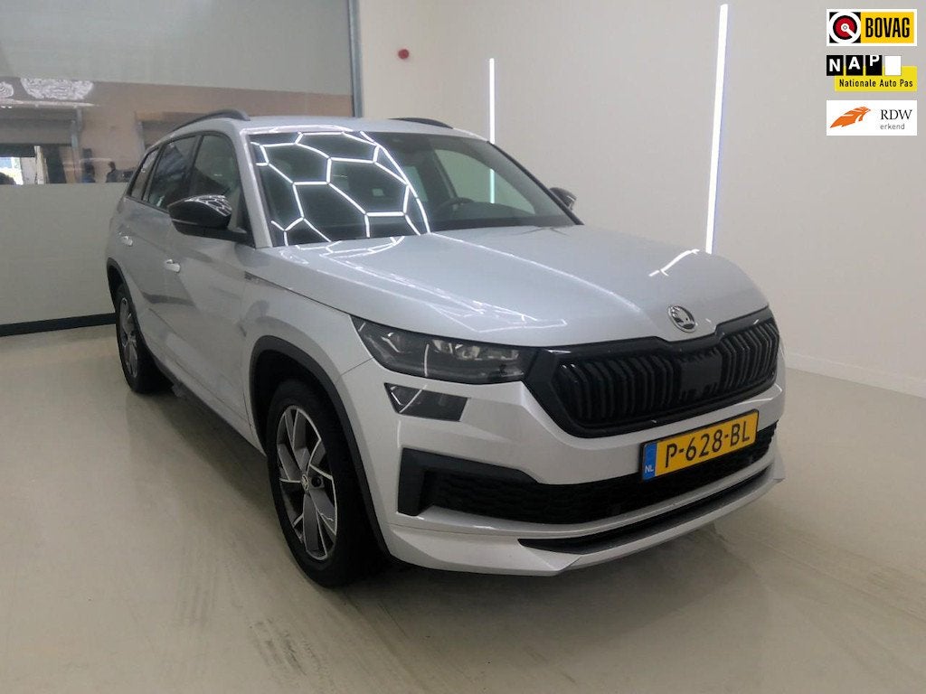 Skoda Kodiaq 1.5 TSI Sportline Business 7PERS+Comf/Functie-P, Auto's, Skoda, 1566 kg, 4 cilinders, 150 pk, 7 stoelen