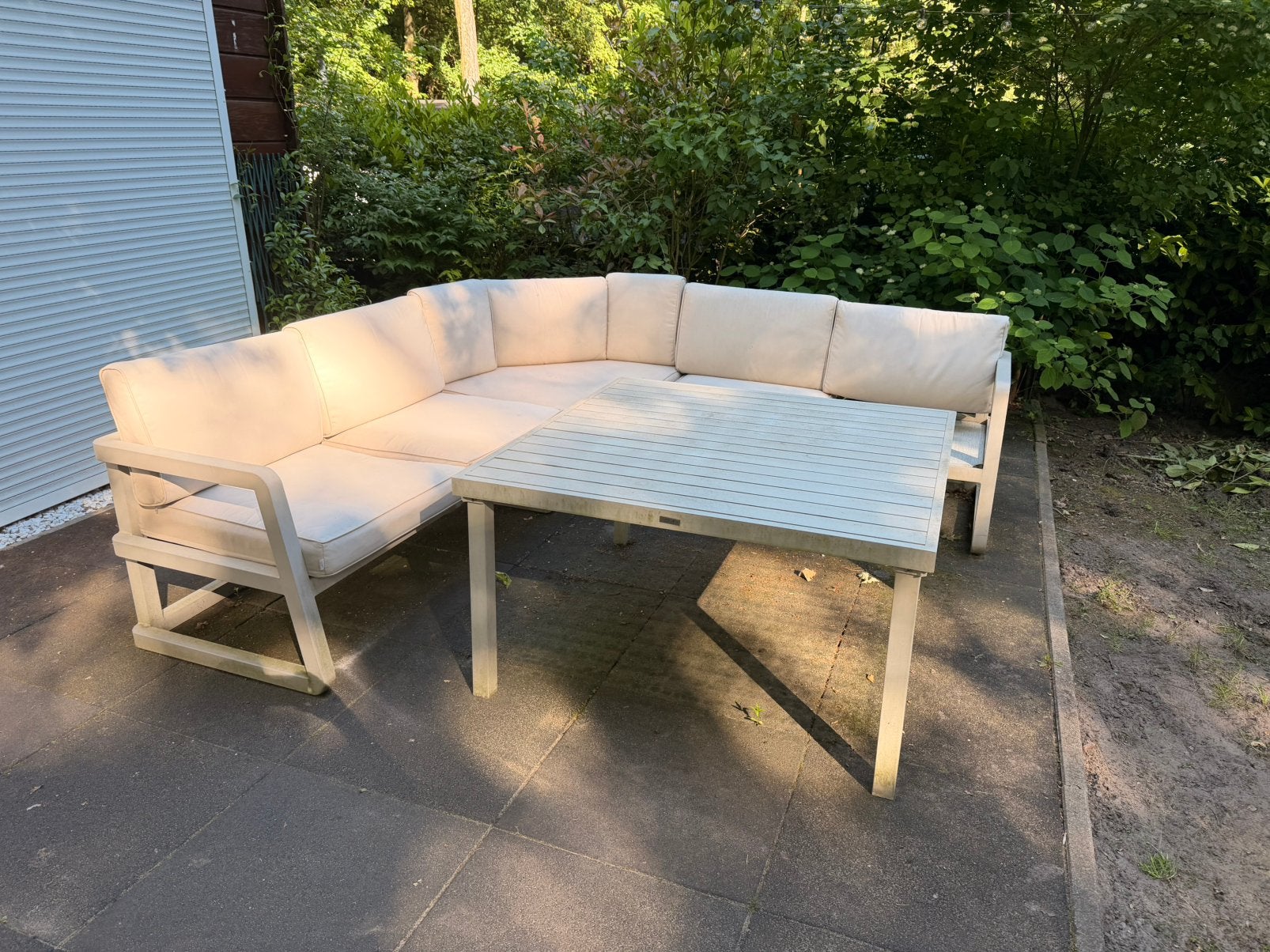 Loungeset met tafel en kussens (let op 1 kussen ontbreekt), Ophalen, Gebruikt, 6 zitplaatsen, Aluminium