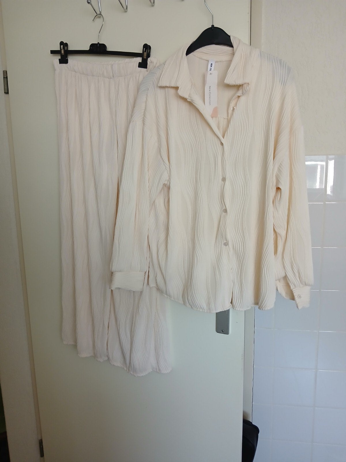 New collection 2 dlg set roomwit mt 46 48, Kleding | Dames, Huispakken, Verzenden, Wit, Maat 46/48 (XL) of groter, Nieuw