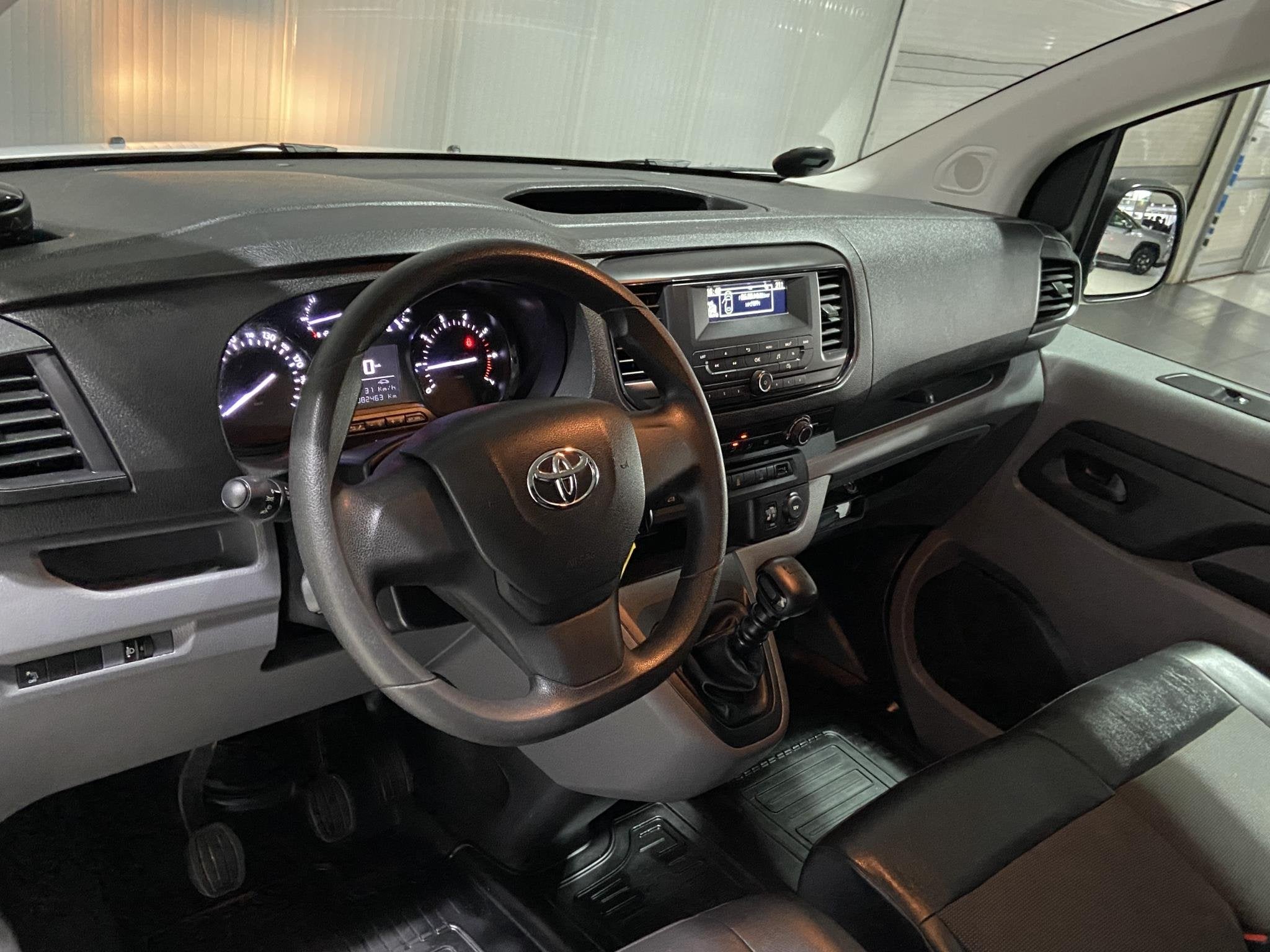 Toyota PROACE Worker 2.0 D-4D Cool Comfort Long Betimmering, Auto's, Bestelauto's, Stof, Gebruikt, Euro 6, 4 cilinders